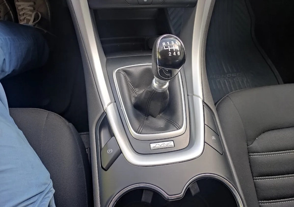 Ford Mondeo cena 59300 przebieg: 111000, rok produkcji 2018 z Gdańsk małe 121